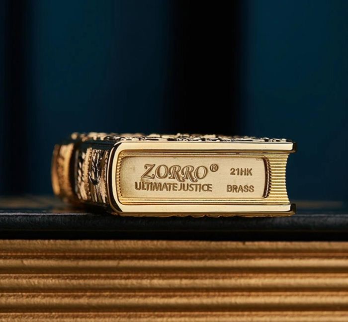 Бензиновая зажигалка Zorro «The Holy Bible» (Святое Письмо) – Коллекционное издание Серебристая