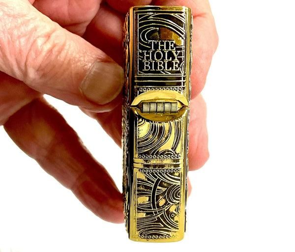 Бензиновая зажигалка Zorro «The Holy Bible» (Святое Письмо) – Коллекционное издание Серебристая