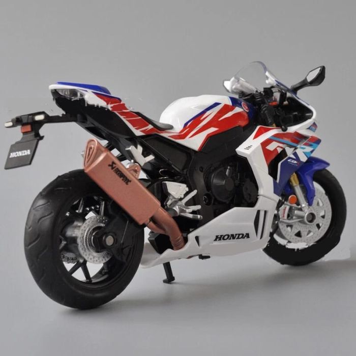 Коллекционная модель мотоцикла Honda CBR1000RR-R Fireblade SP (30th Anniversary)