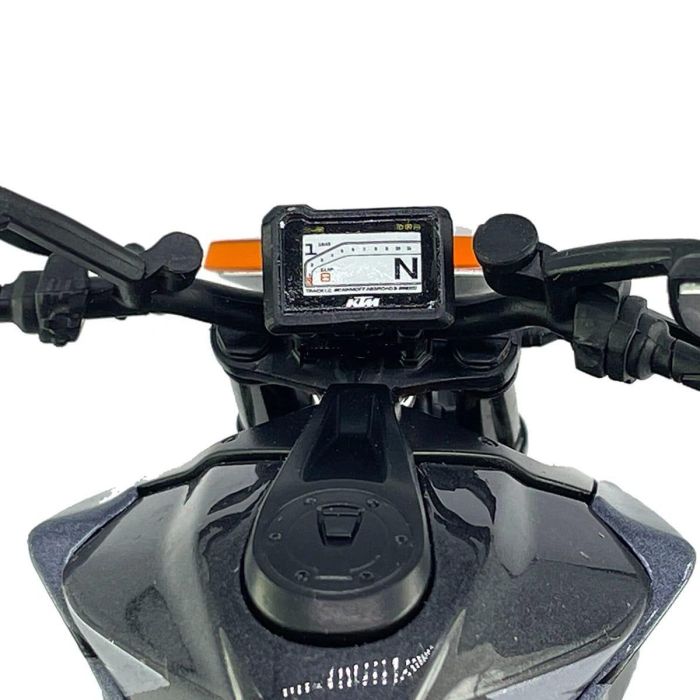 Масштабная модель мотоцикла KTM 1290 Super Duke R (1:12)