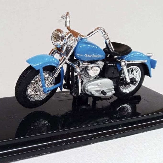 Коллекционная модель мотоцикла Harley-Davidson 1952 K Model (Maisto, 1:18)