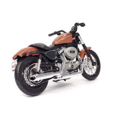 Коллекционная модель мотоцикла Maisto Harley-Davidson 2007 XL 1200N Nightster (1:18)