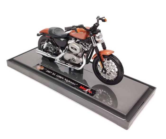 Коллекционная модель мотоцикла Maisto Harley-Davidson 2007 XL 1200N Nightster (1:18)