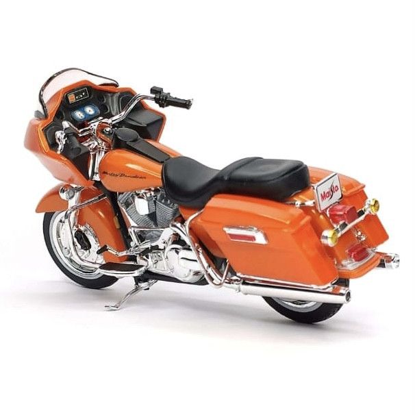 Коллекционная модель мотоцикла Harley-Davidson 2002 FLTR Road Glide (Maisto, 1:18)