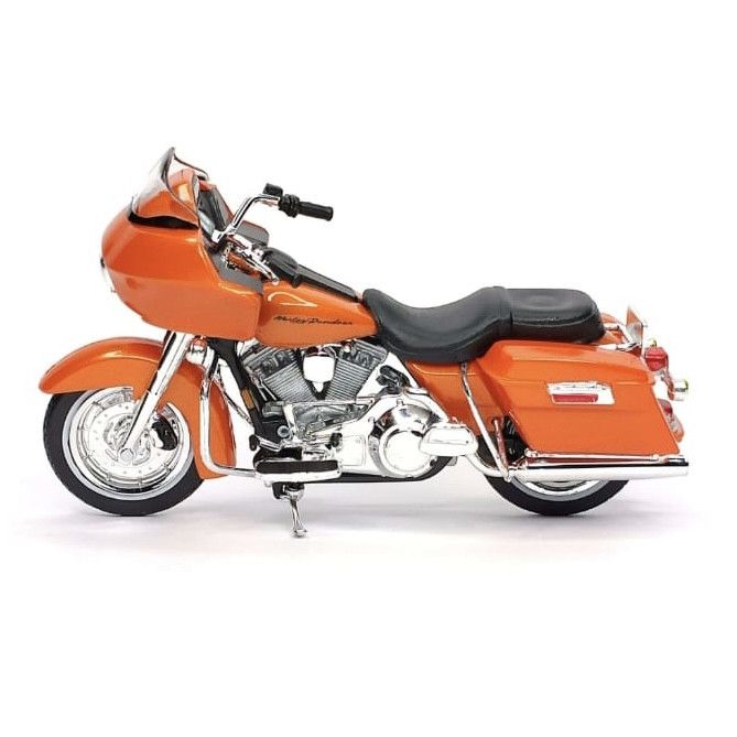 Коллекционная модель мотоцикла Harley-Davidson 2002 FLTR Road Glide (Maisto, 1:18)