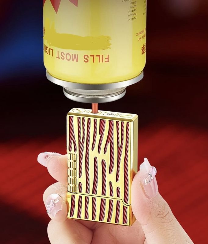 Элегантная газовая зажигалка Classic Lighter с фирменным кликом (Red/Gold)