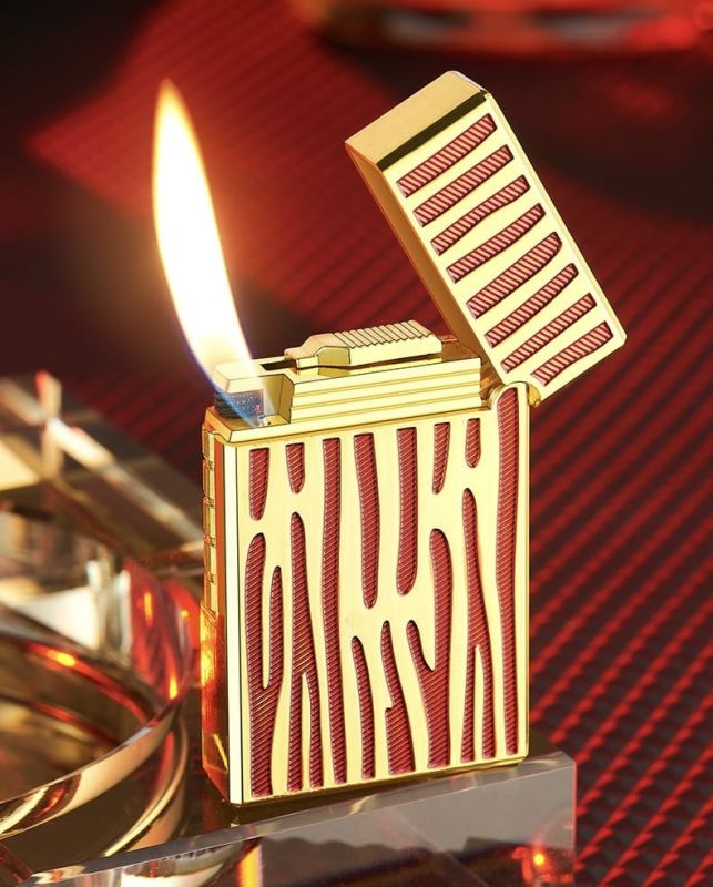 Элегантная газовая зажигалка Classic Lighter с фирменным кликом (Red/Gold)